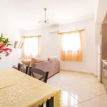 Boutique Hermanassa Apart Otel *